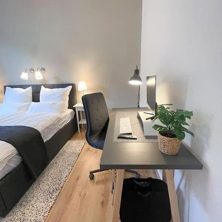 Modern Cozy Apt. -With 2 Tv, Netflix And Work Desk エッセン エクステリア 写真