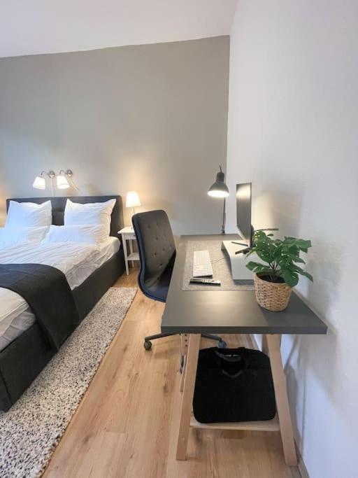Modern Cozy Apt. -With 2 Tv, Netflix And Work Desk エッセン エクステリア 写真